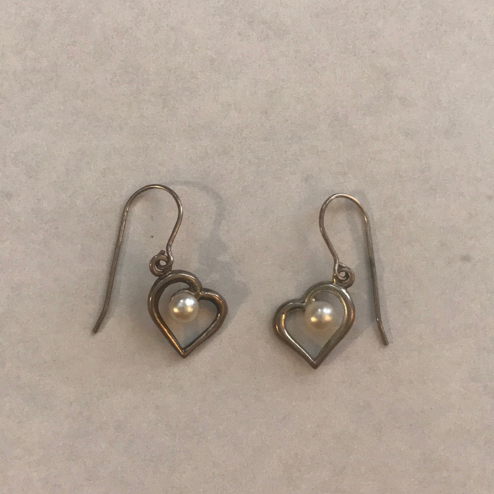 Heart and pearl earring